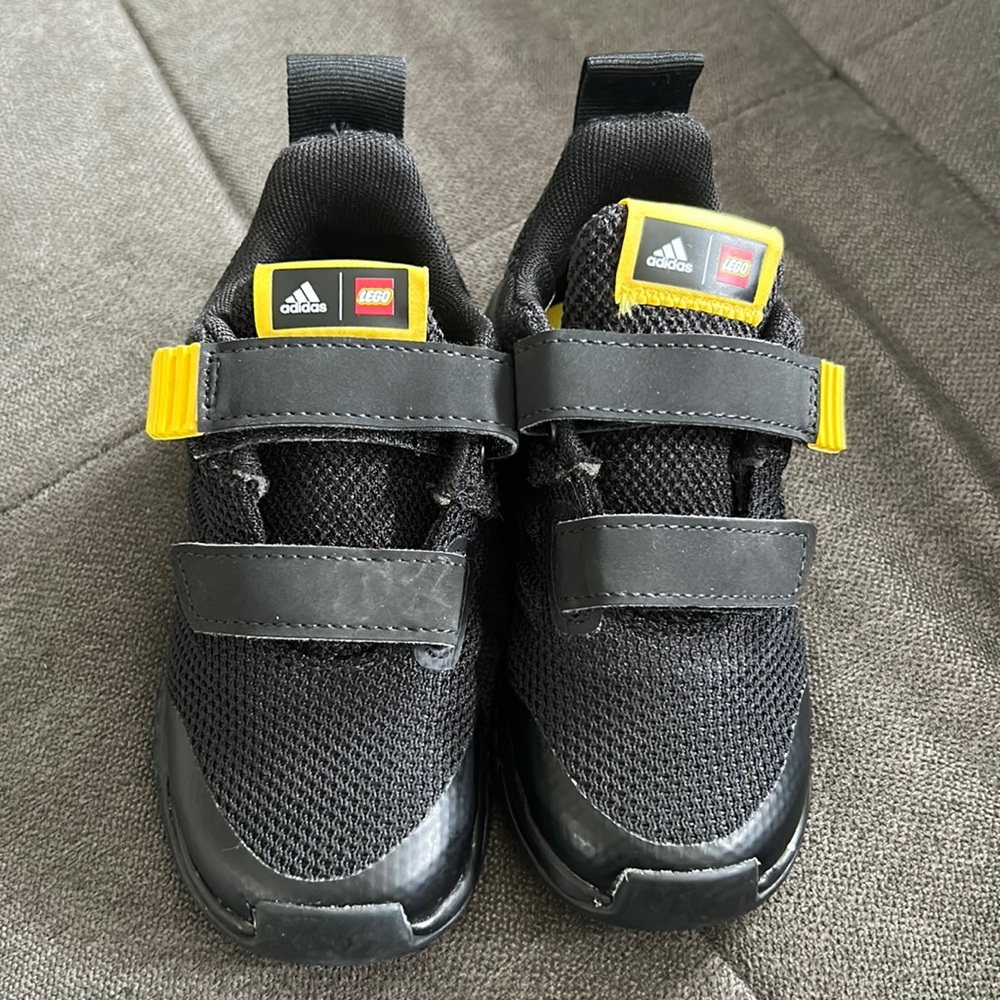 Adidas toddler Lego sport CF shoes size 8 in great condition Only worn once